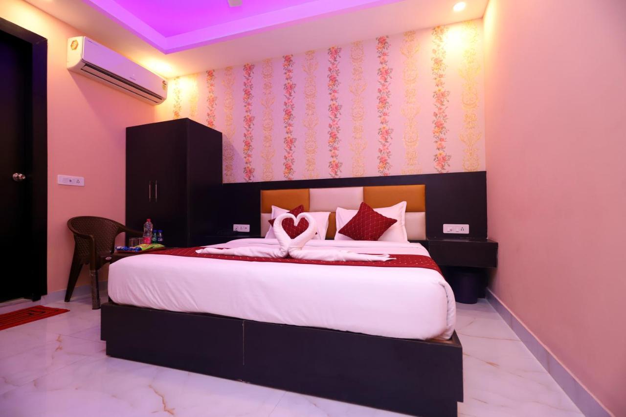 Jupiter Plaza Delhi Airport Hotel Új-Delhi Kültér fotó